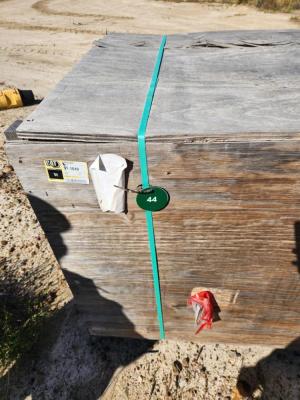 Box with CAT 5T-1049 reservoir (789C air tank)