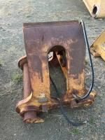 CAT 385 TILT HITCH