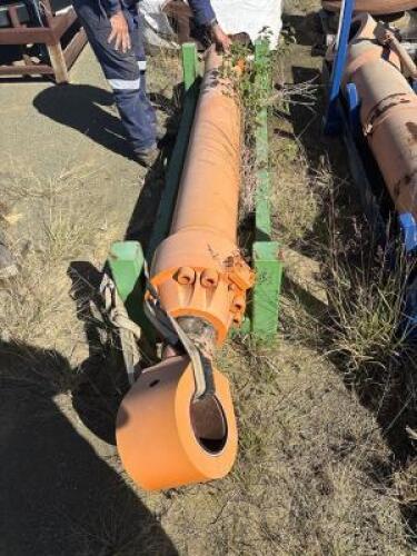 30T BOOM CYLINDER?