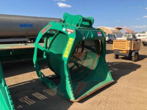 2012 Montabert Shaker Bucket
